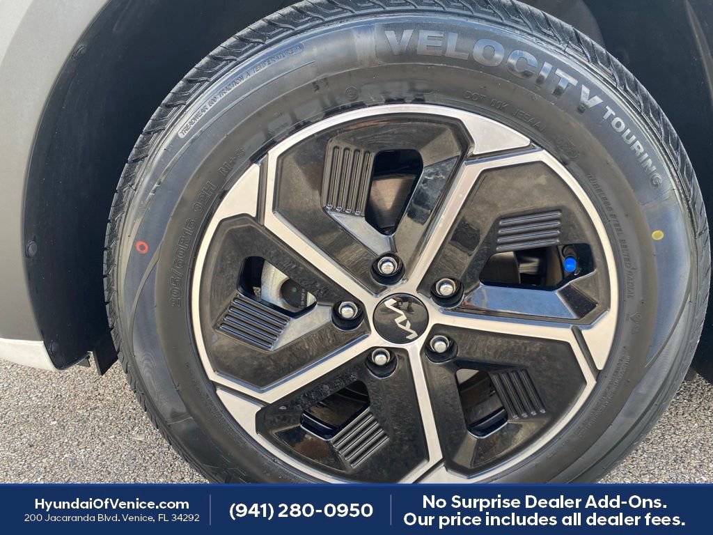 Used 2023 Kia Niro EX FWD image 23