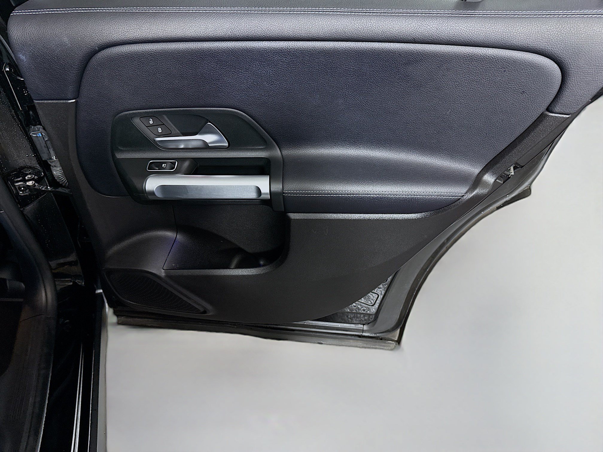 Used 2020 Mercedes-Benz GLB 250 image 28