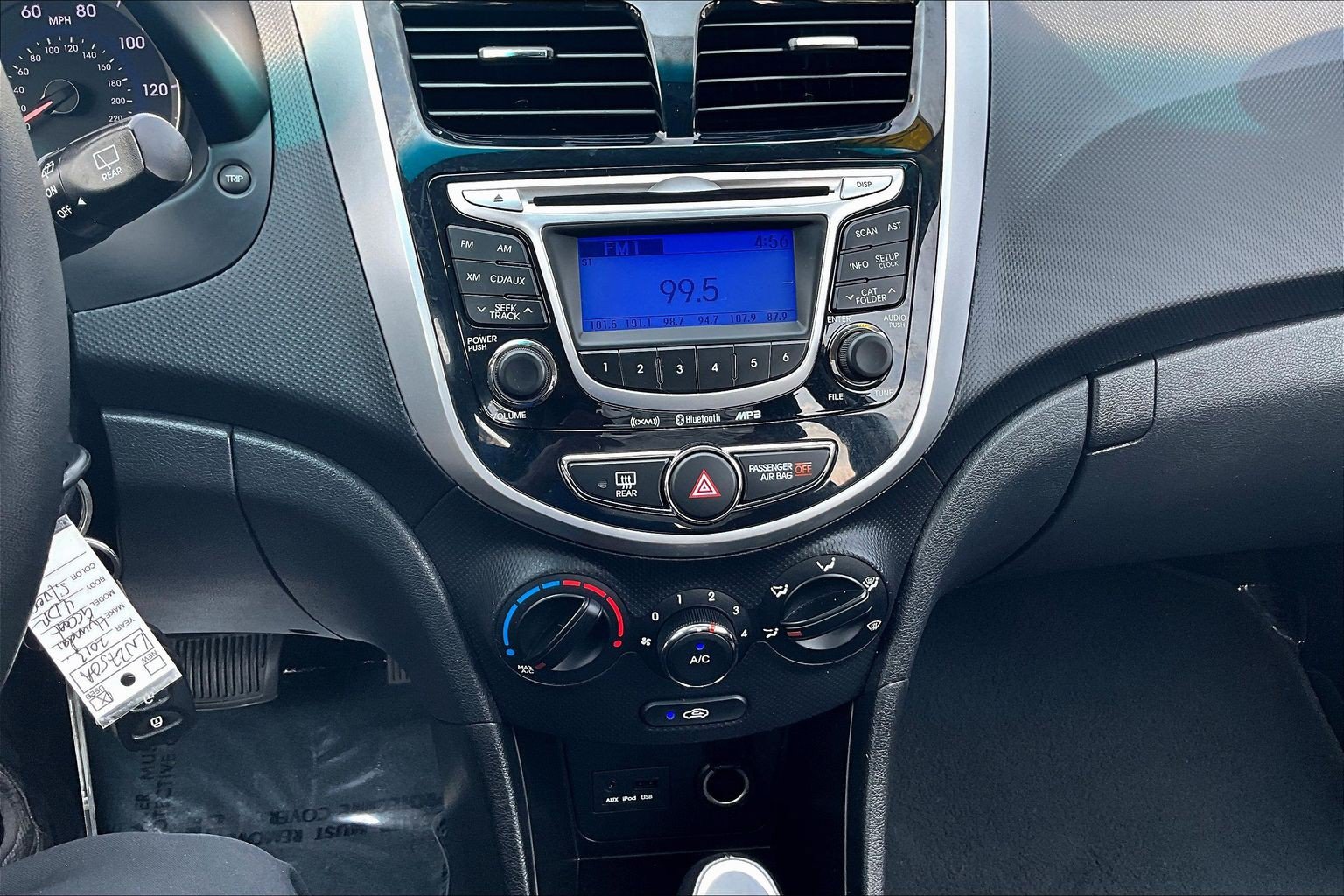 Used 2013 Hyundai Accent SE FWD image 22