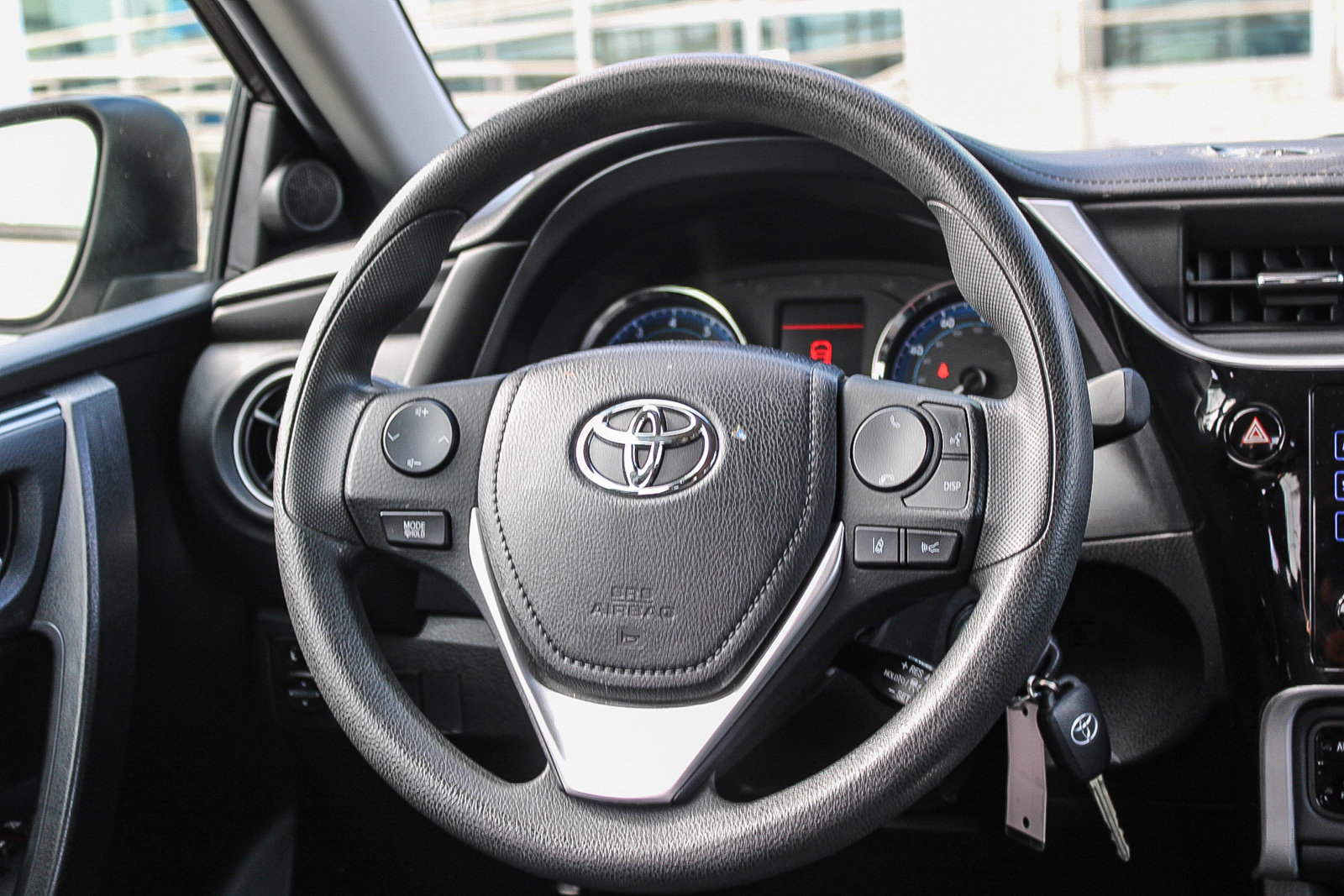 Used 2019 Toyota Corolla LE FWD image 17