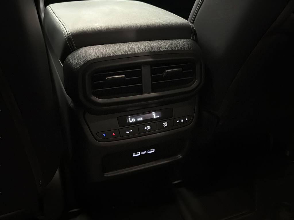Certified 2023 Honda Pilot Touring image 24