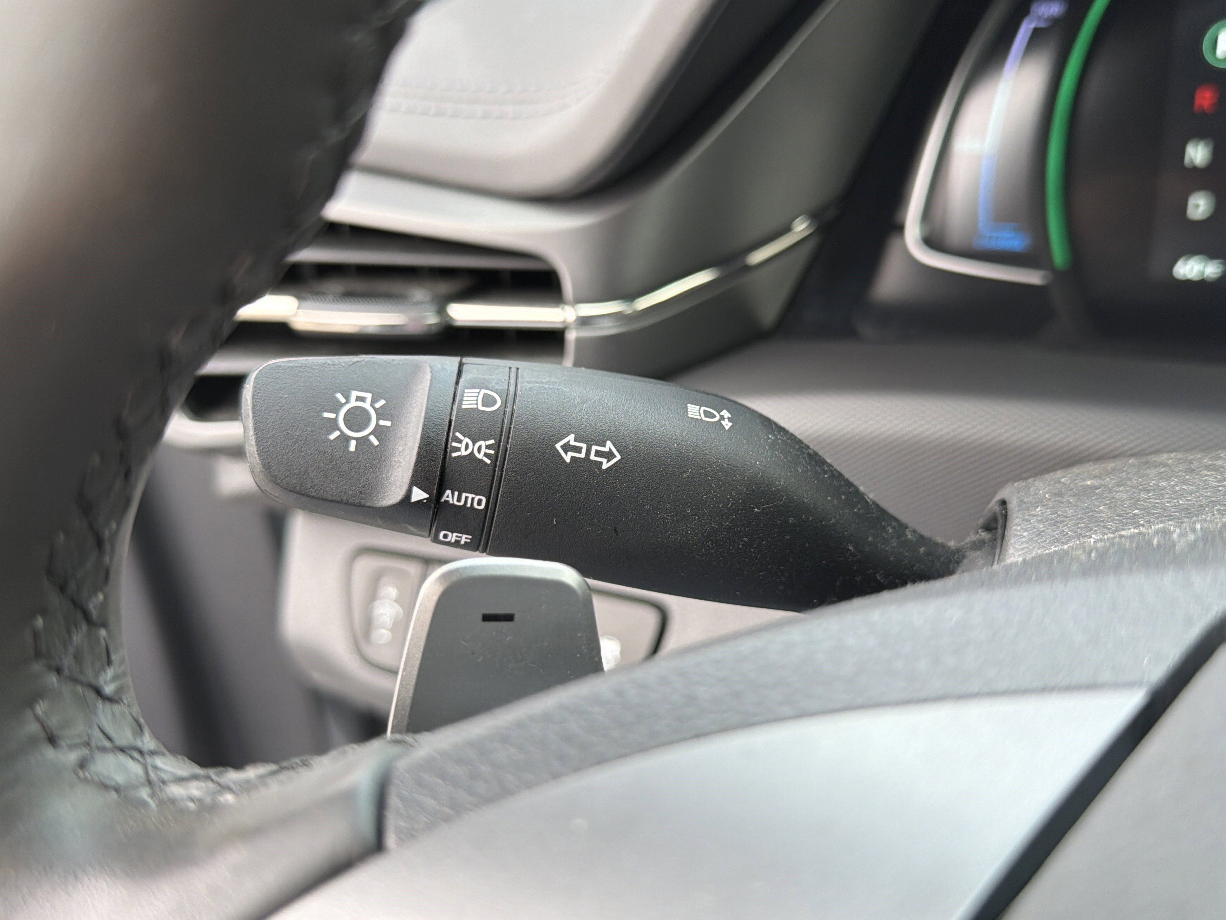 Used 2022 Hyundai Ioniq SE image 24