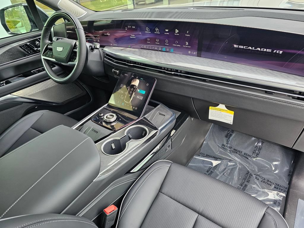 New 2026 Cadillac Escalade IQ Sport 2 w/ LPO, ONYX Package AWD/4WD image 10