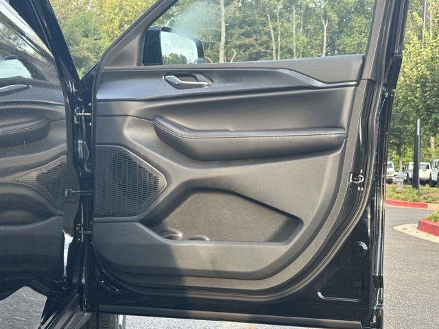 New 2025 Jeep Grand Cherokee L Altitude image 14