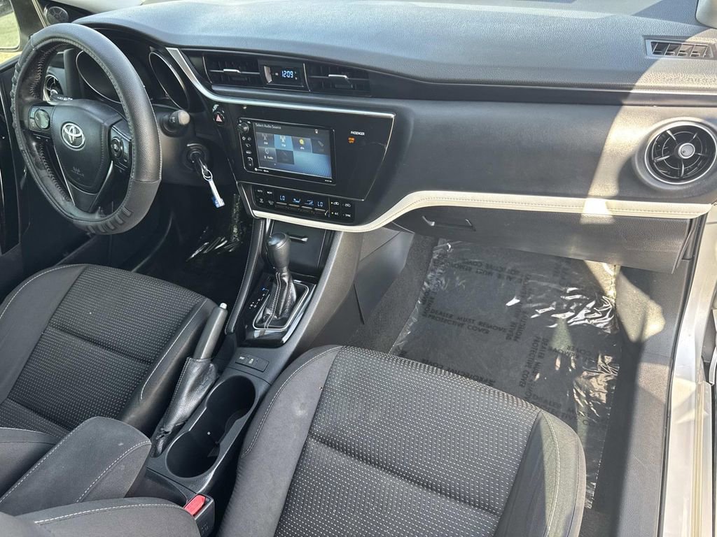 Used 2018 Toyota Corolla iM image 29