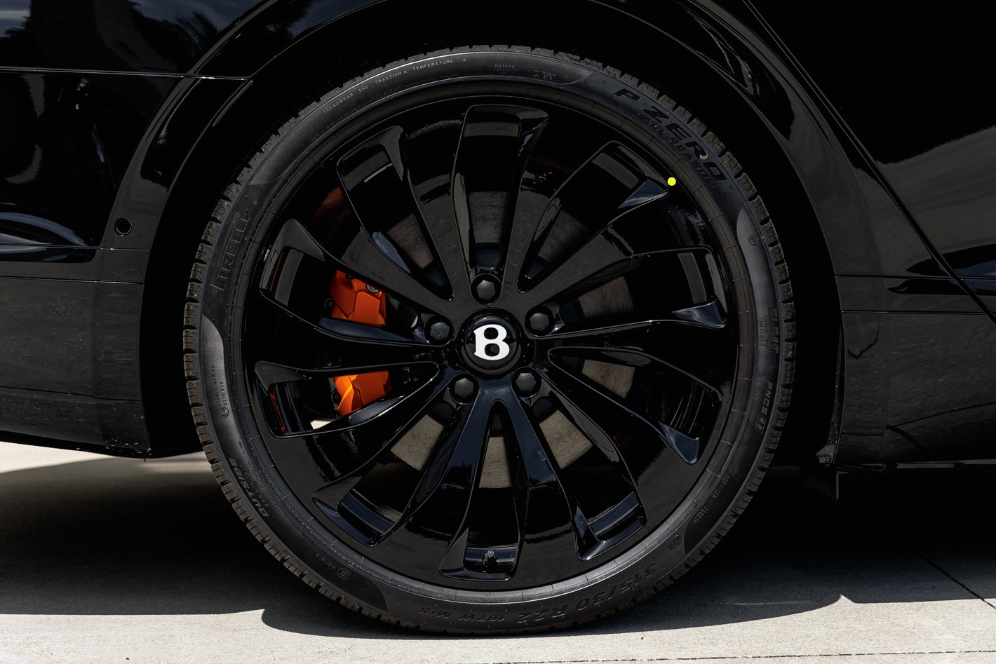 New 2025 Bentley Flying Spur Plug-In Hybrid image 6