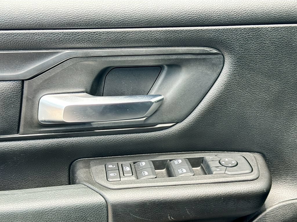 Used 2025 RAM 1500 Warlock AWD/4WD image 19