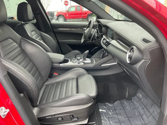 Used 2022 Alfa Romeo Stelvio Quadrifoglio w/ Active Assist Plus Package AWD/4WD image 29