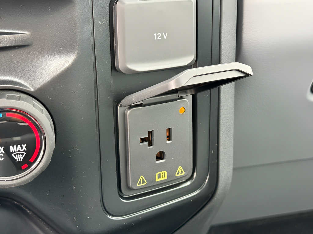 New 2025 Ford F250 XL RWD image 19