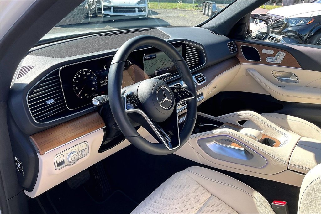 Certified 2025 Mercedes-Benz GLE 450 4MATIC image 11