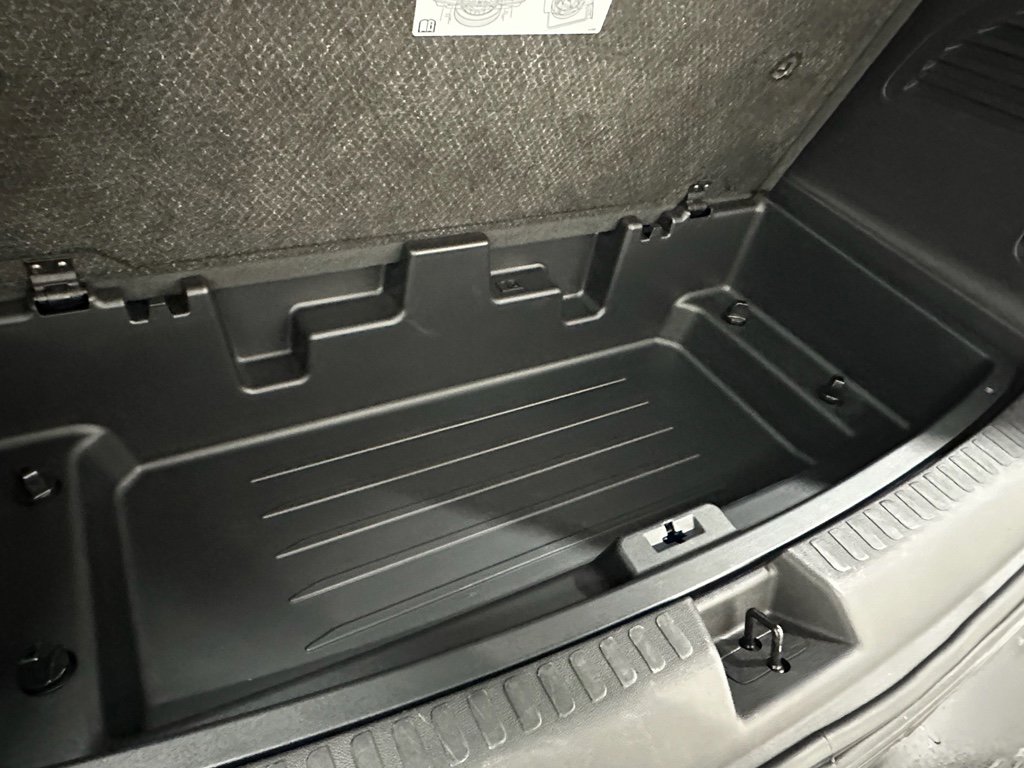 Used 2025 Buick Enclave Sport Touring image 13