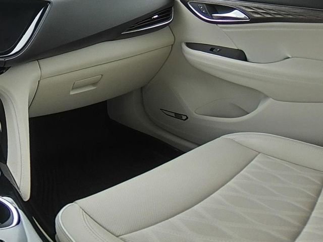 Used 2022 Buick Envision Avenir w/ Premium Seat Package FWD image 24