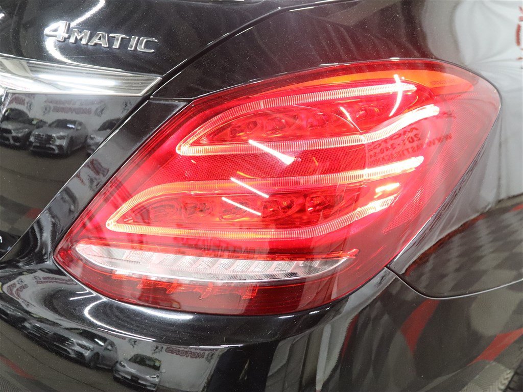 Used 2018 Mercedes-Benz C 300 4MATIC Sedan image 10
