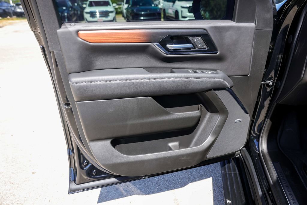 Used 2026 GMC Yukon XL Denali w/ Denali Reserve Package image 25