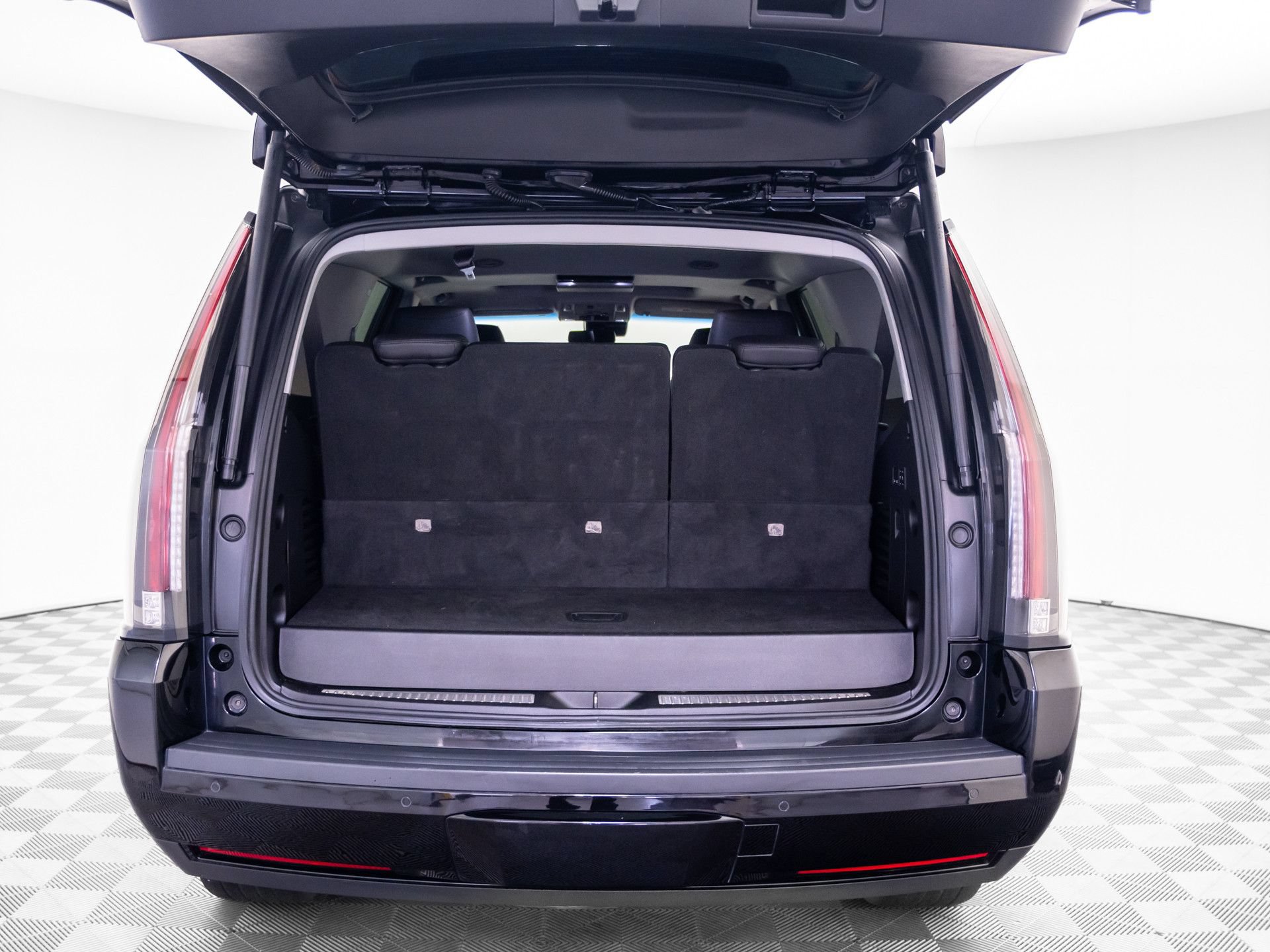 Used 2019 Cadillac Escalade Luxury AWD/4WD image 33
