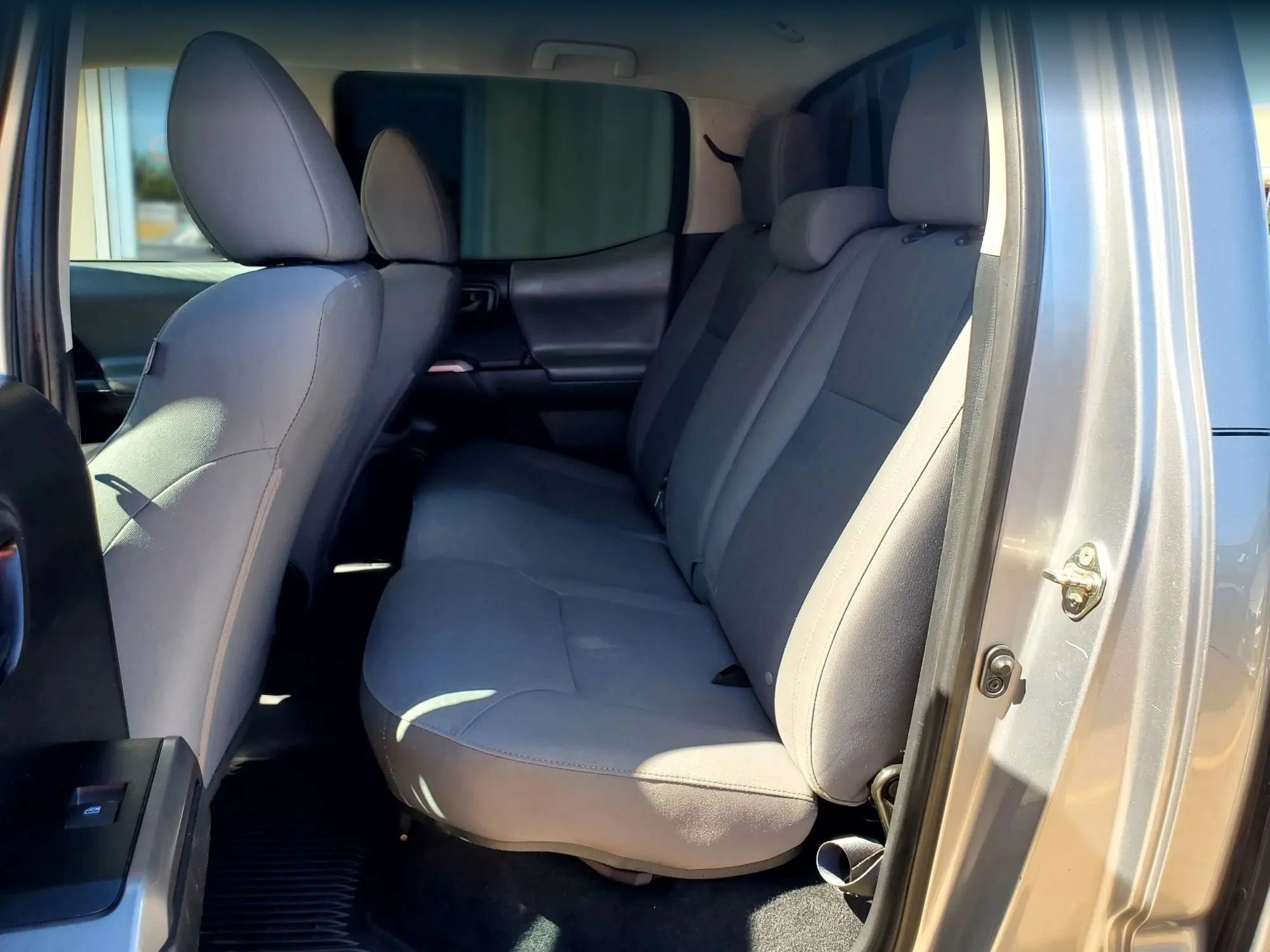Used 2019 Toyota Tacoma SR5 RWD image 30