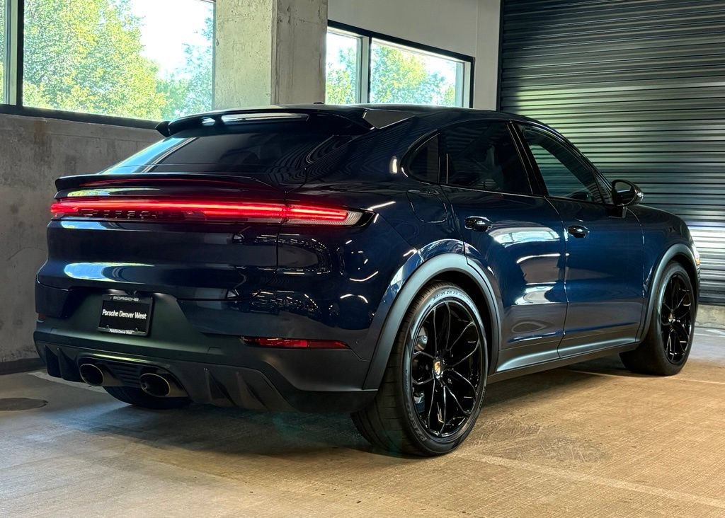 Used 2024 Porsche Cayenne Turbo GT AWD/4WD image 8