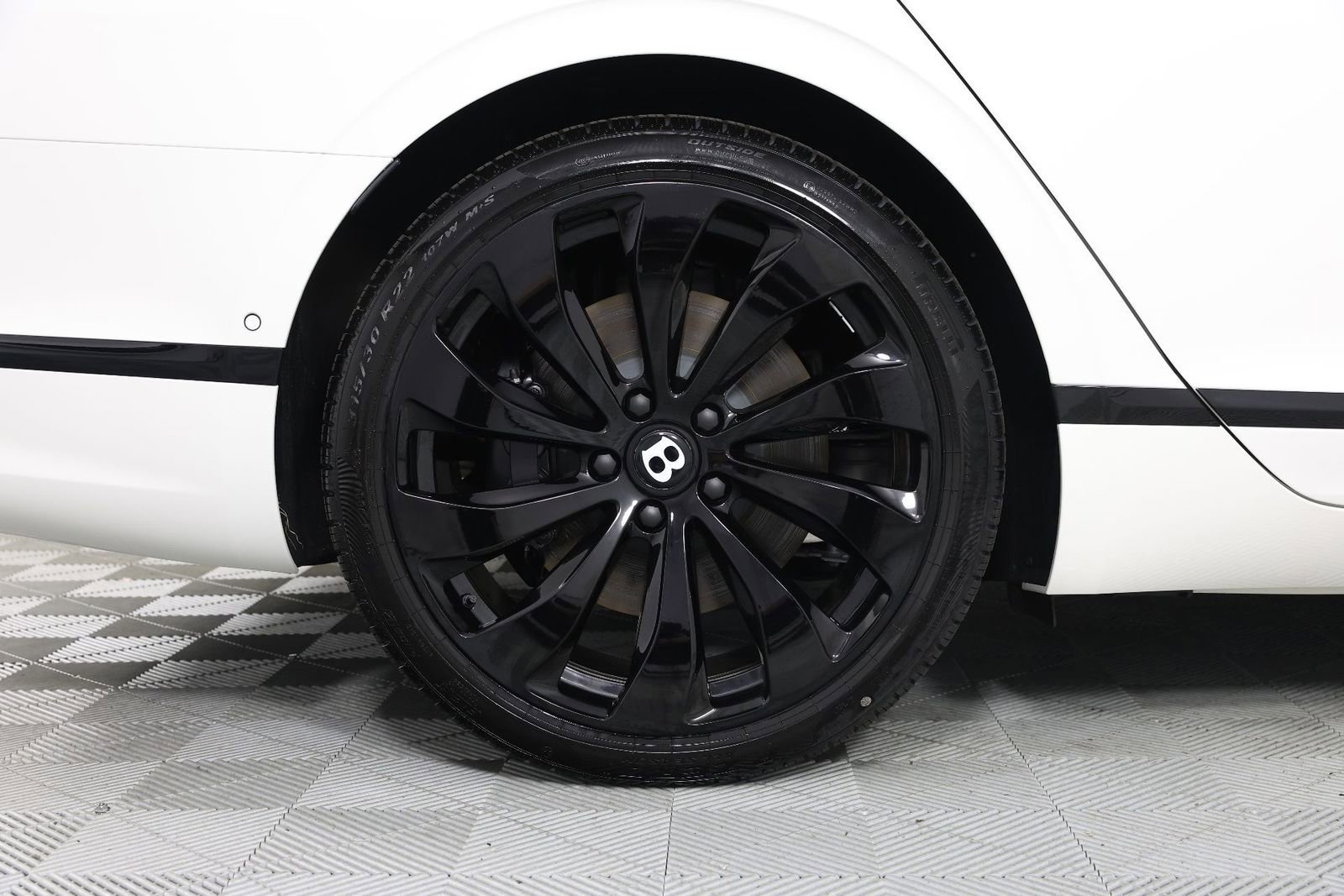 New 2025 Bentley Flying Spur Plug-In Hybrid AWD/4WD image 18