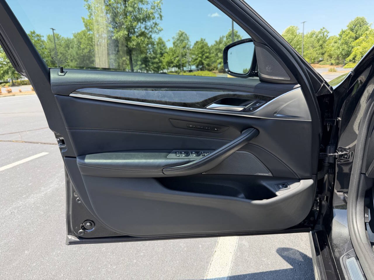Used 2020 BMW M550i xDrive w/ Executive Package AWD/4WD image 15