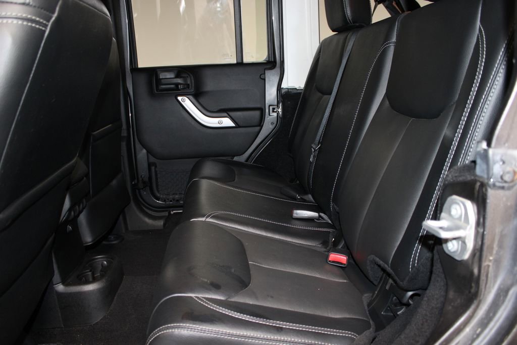 Used 2016 Jeep Wrangler Unlimited Sahara w/ Dual Top Group image 23