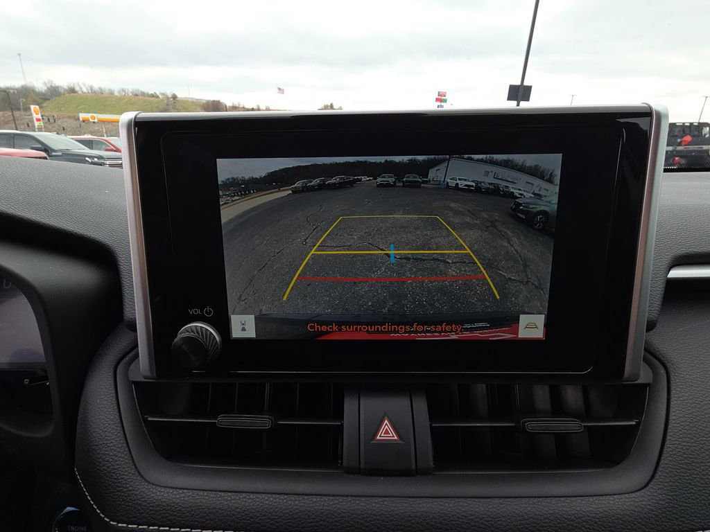 Used 2025 Toyota RAV4 XLE FWD image 22