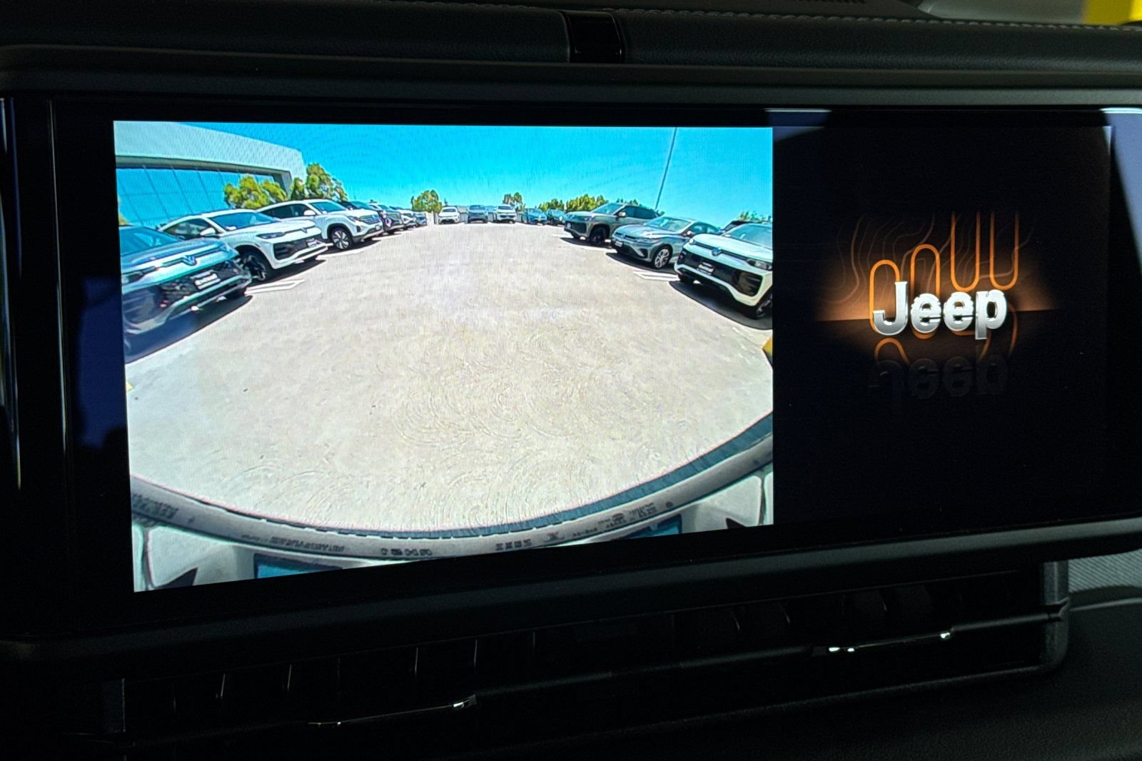 Used 2025 Jeep Wrangler Unlimited Sahara AWD/4WD image 19