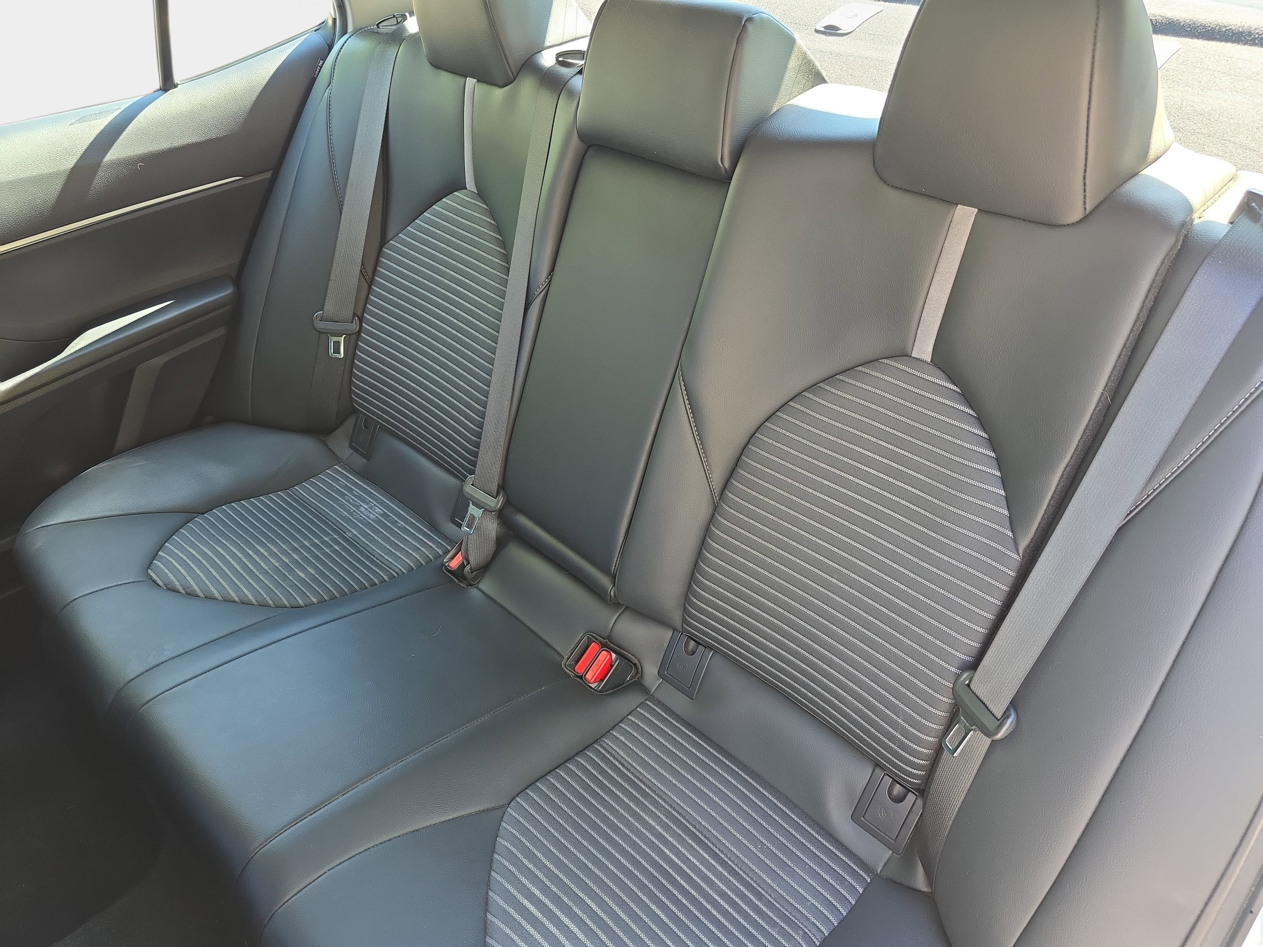 Used 2021 Toyota Camry SE FWD image 13