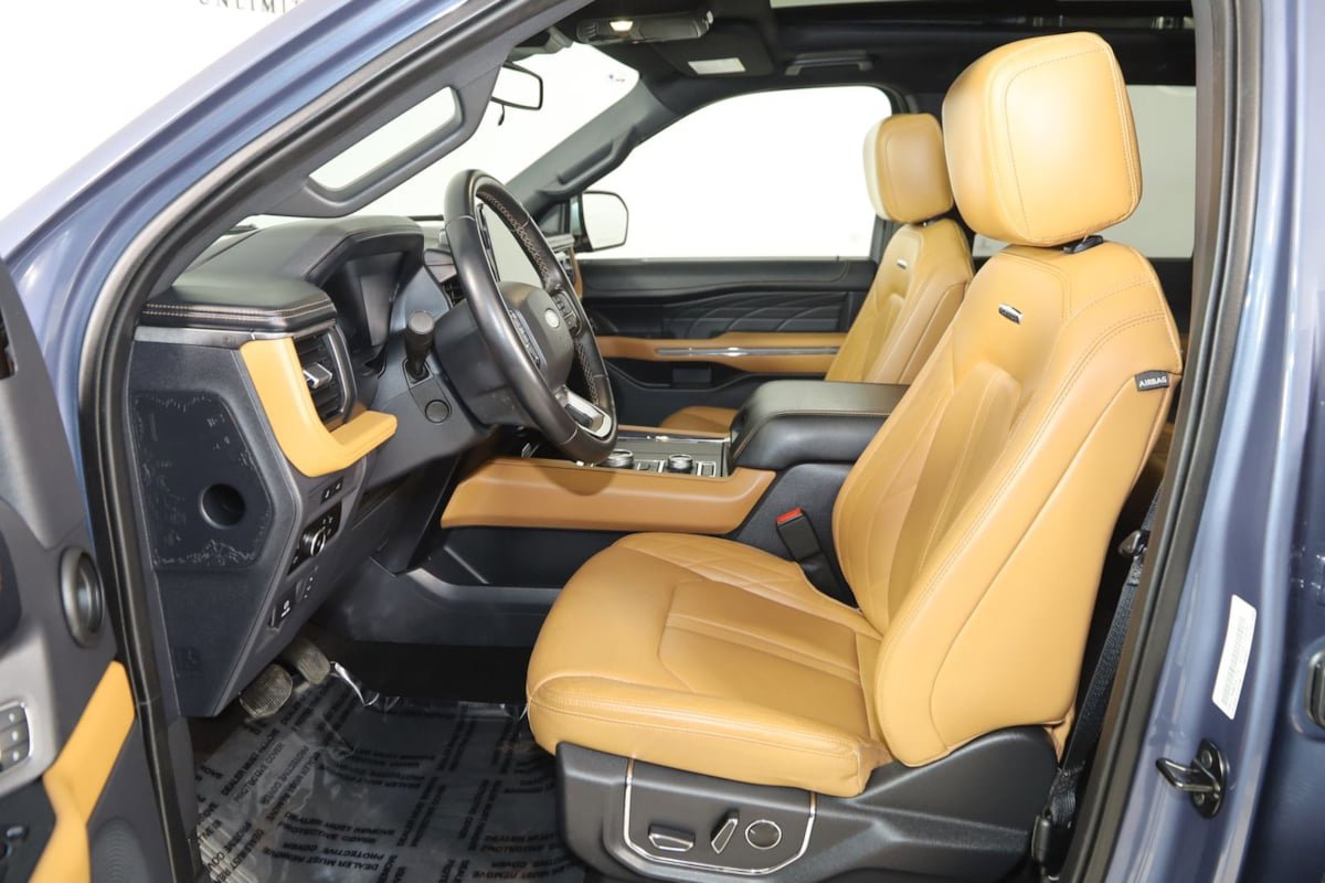 Used 2023 Ford Expedition Platinum AWD/4WD image 11
