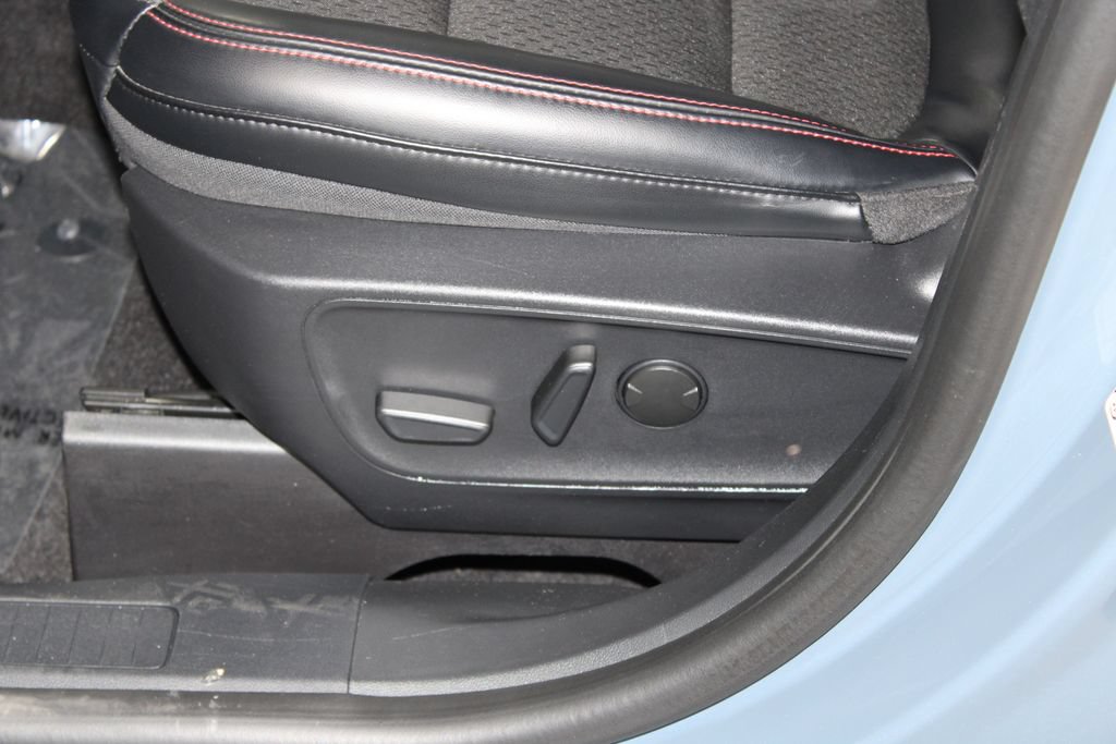Used 2025 Ford Escape ST-Line w/ Tech Pack #1 FWD image 21
