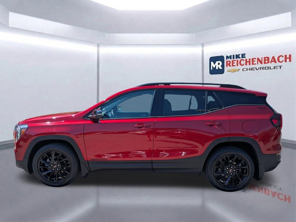 Used 2024 GMC Terrain SLT w/ Infotainment Package II image 7