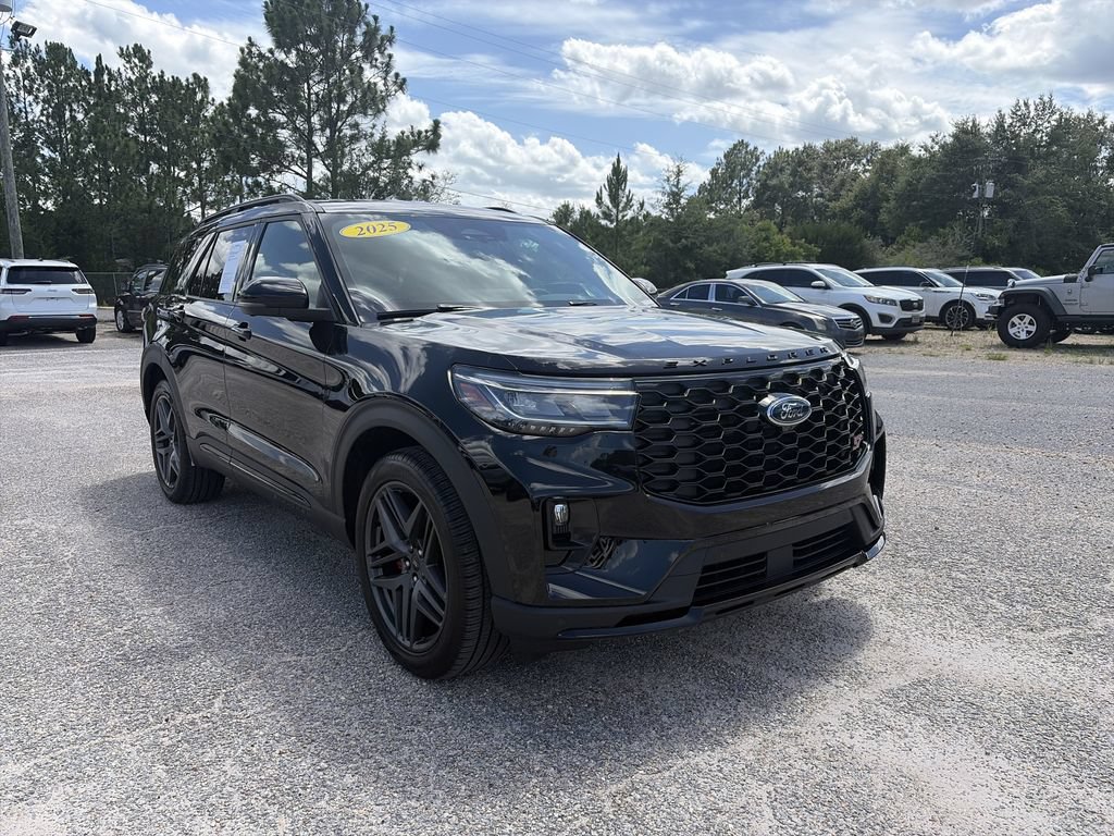 Used 2025 Ford Explorer ST RWD image 8
