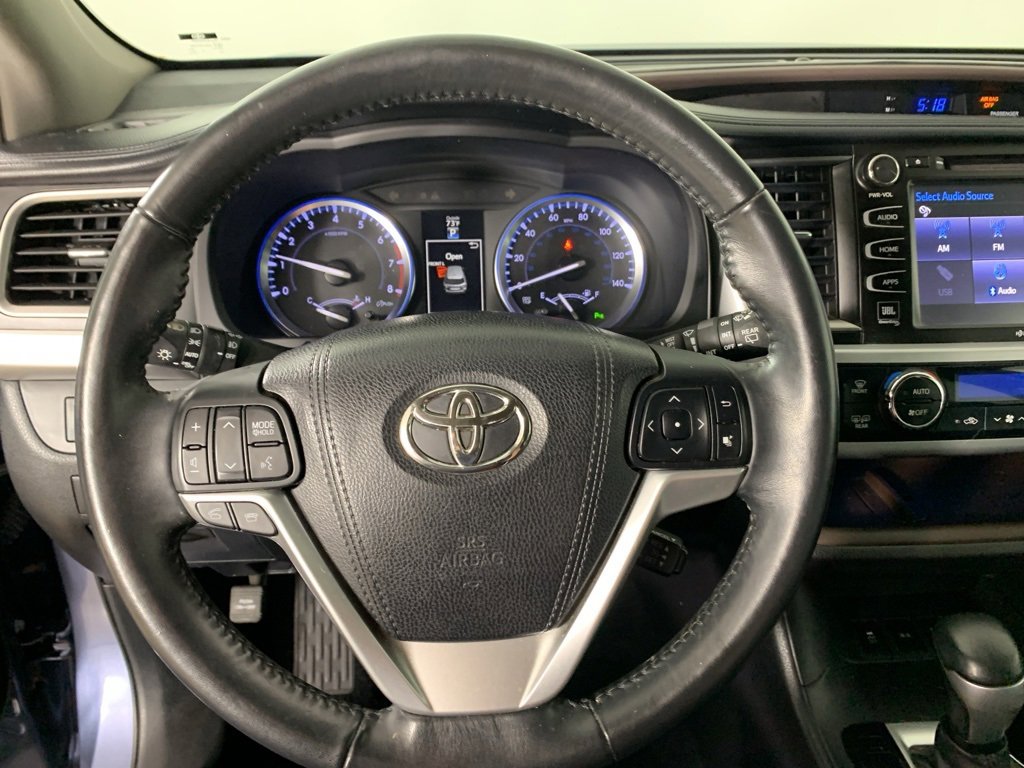 Used 2015 Toyota Highlander Limited image 24