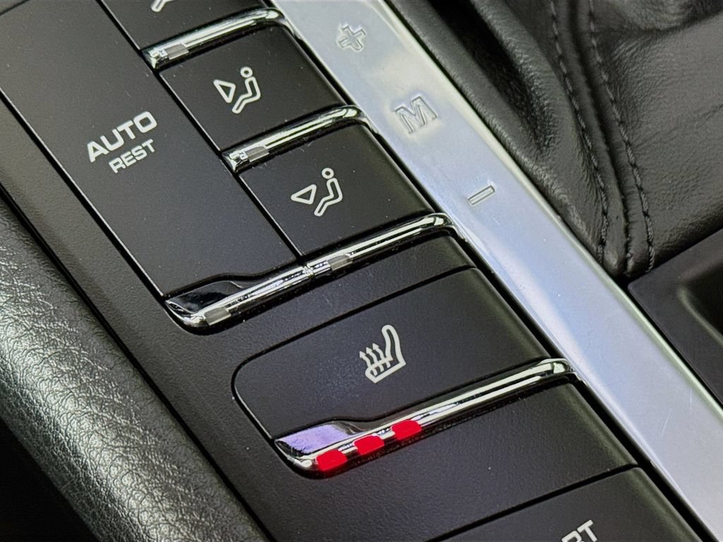 Certified 2018 Porsche Macan Sport Edition AWD/4WD image 21