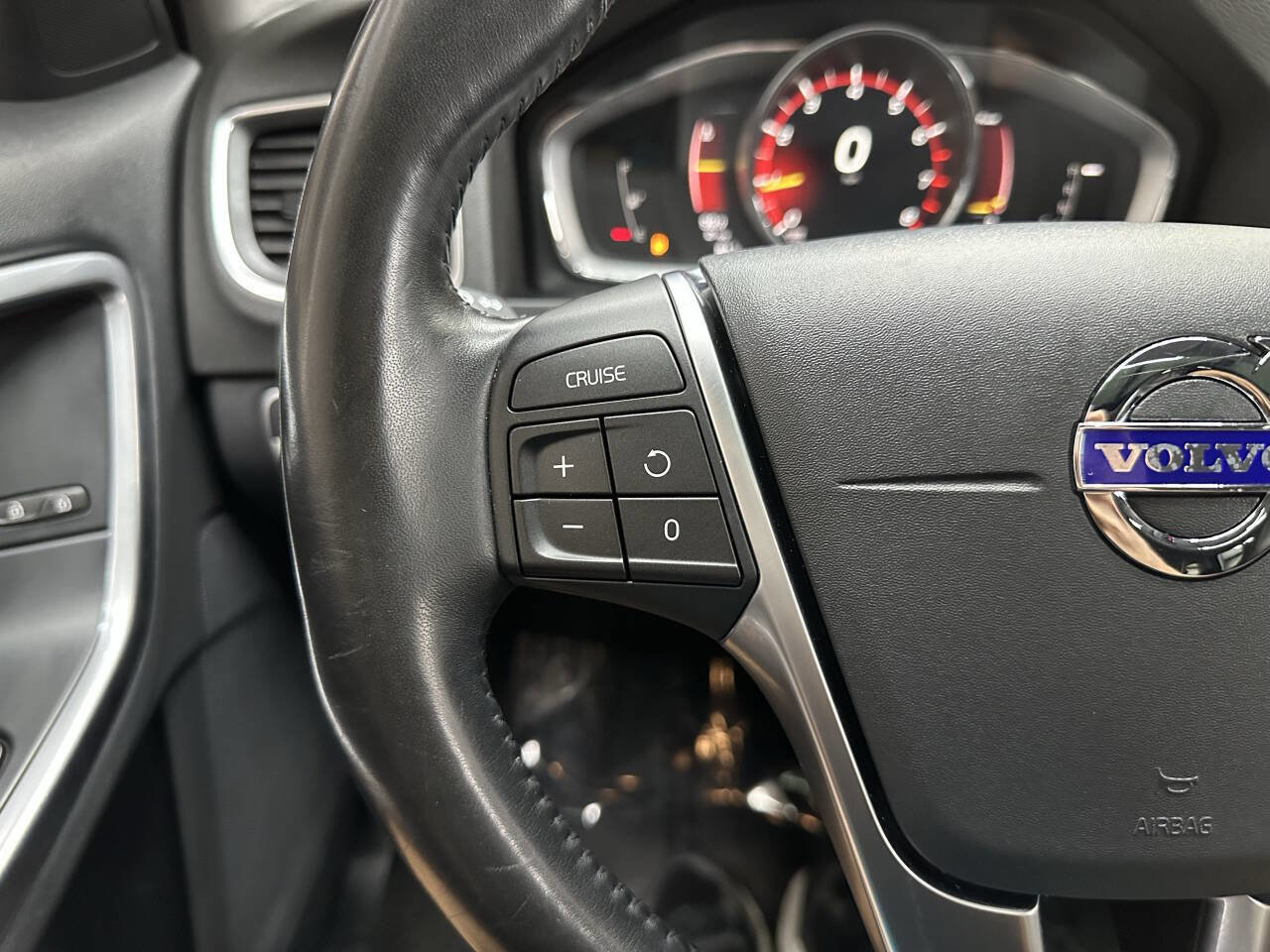 Used 2018 Volvo V60 T5 Dynamic w/ Vision Package image 21