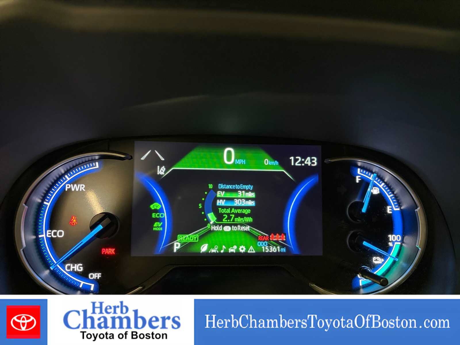 Used 2024 Toyota RAV4 SE w/ Weather & Moonroof Package AWD/4WD image 5