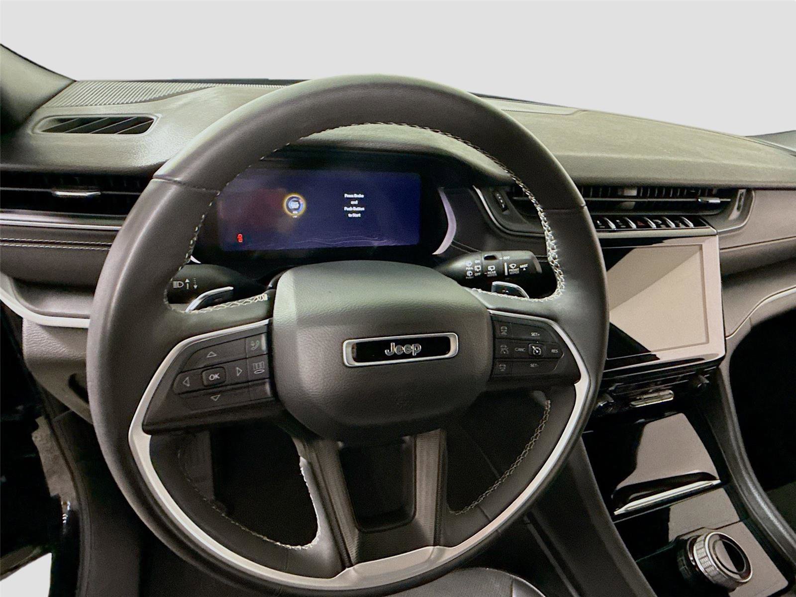 Used 2024 Jeep Grand Cherokee L Laredo image 5