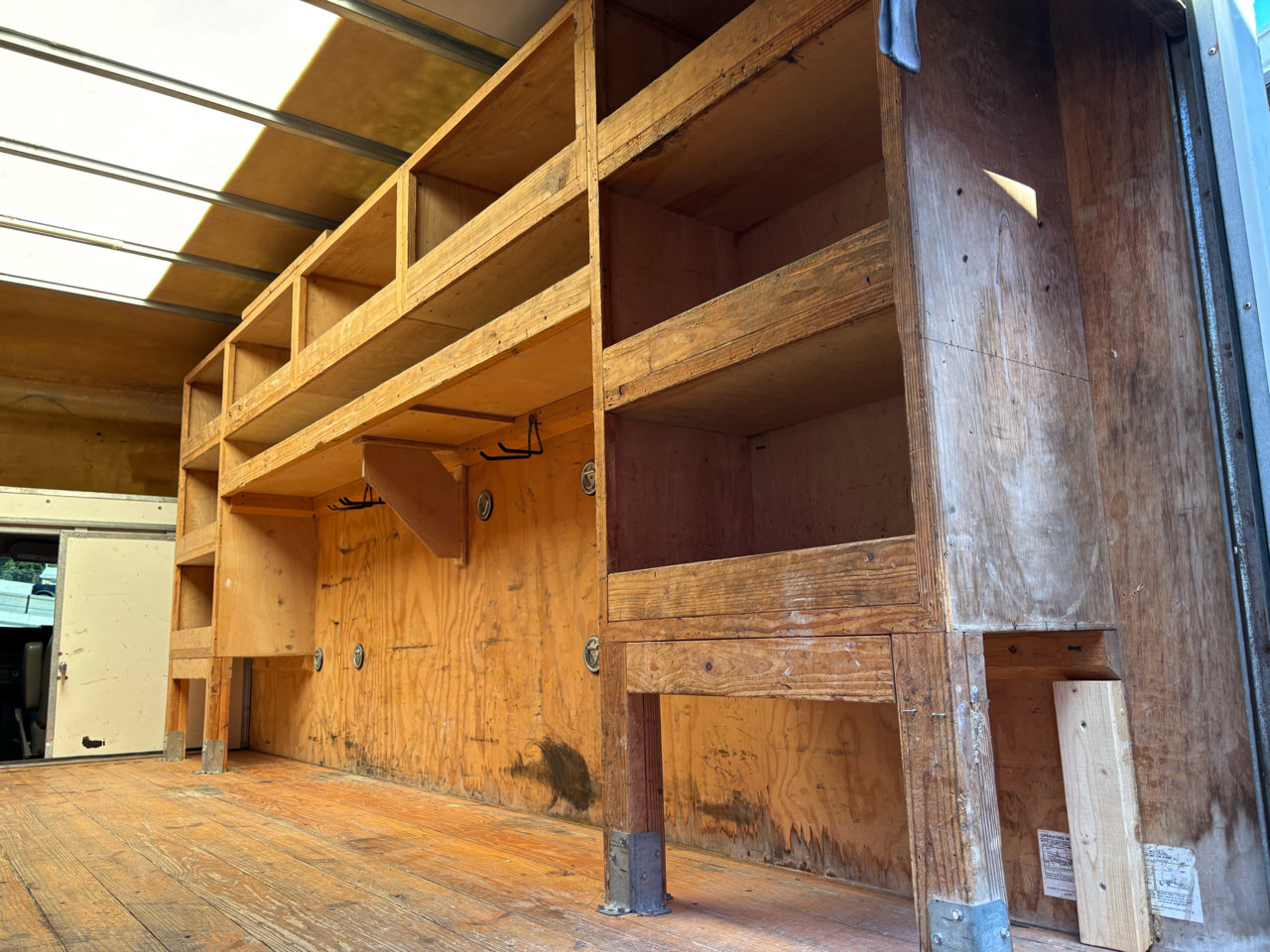 Used 2017 GMC Savana 3500 Extended image 9