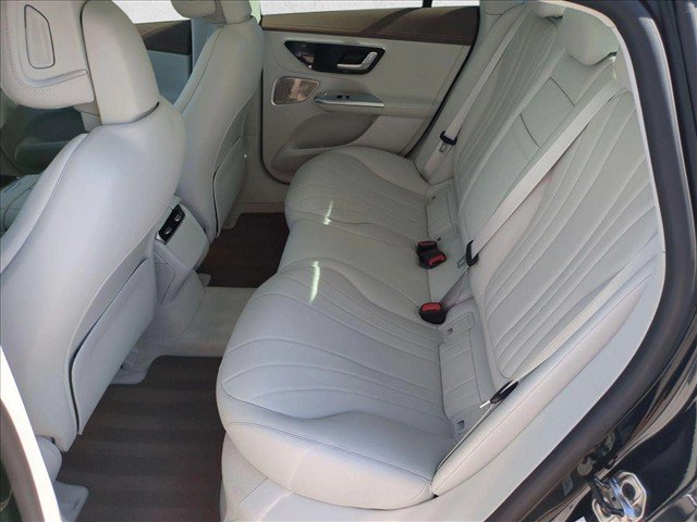 Certified 2023 Mercedes-Benz EQE 500 4MATIC Sedan image 21