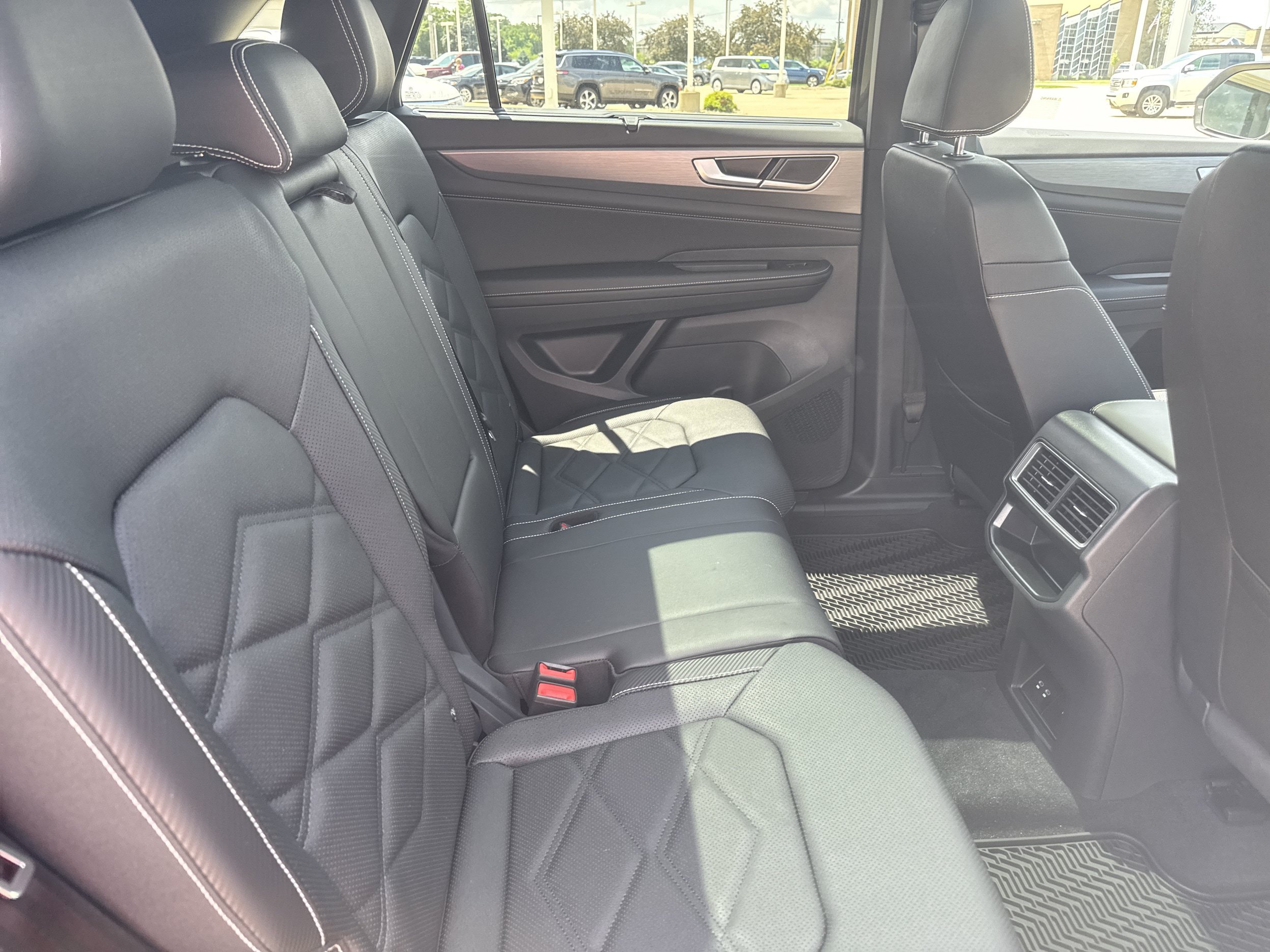 New 2026 Volkswagen Atlas Cross Sport SE AWD/4WD image 9