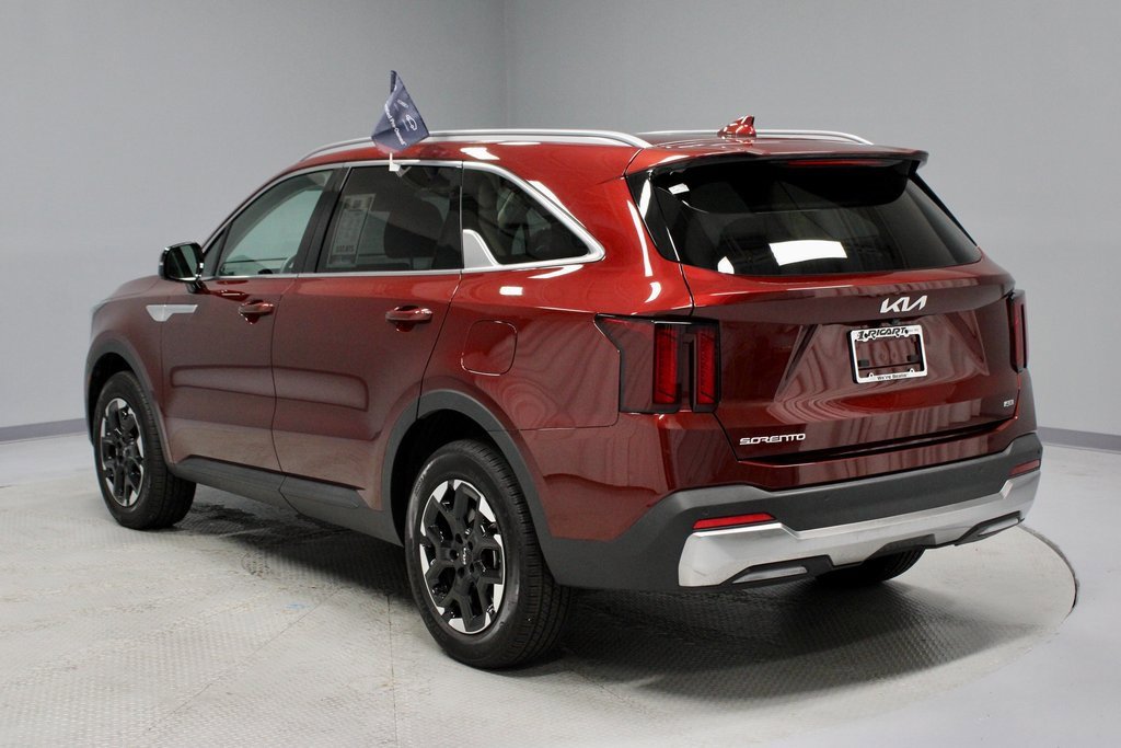Used 2025 Kia Sorento S w/ Panoramic Sunroof Package image 11
