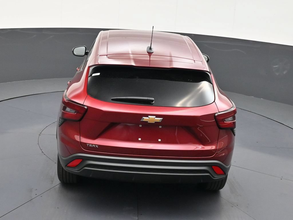 Used 2025 Chevrolet Trax LS FWD image 17