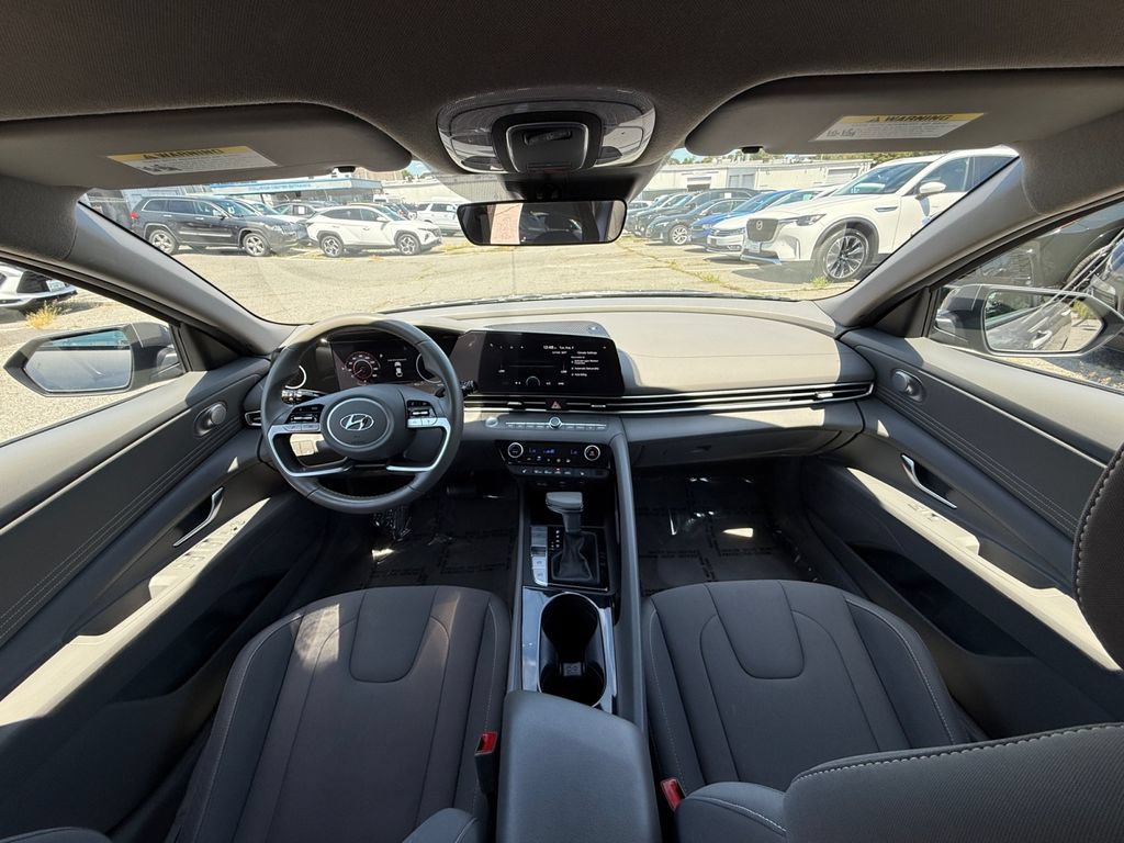 Used 2023 Hyundai Elantra SEL w/ Convenience Package FWD image 23
