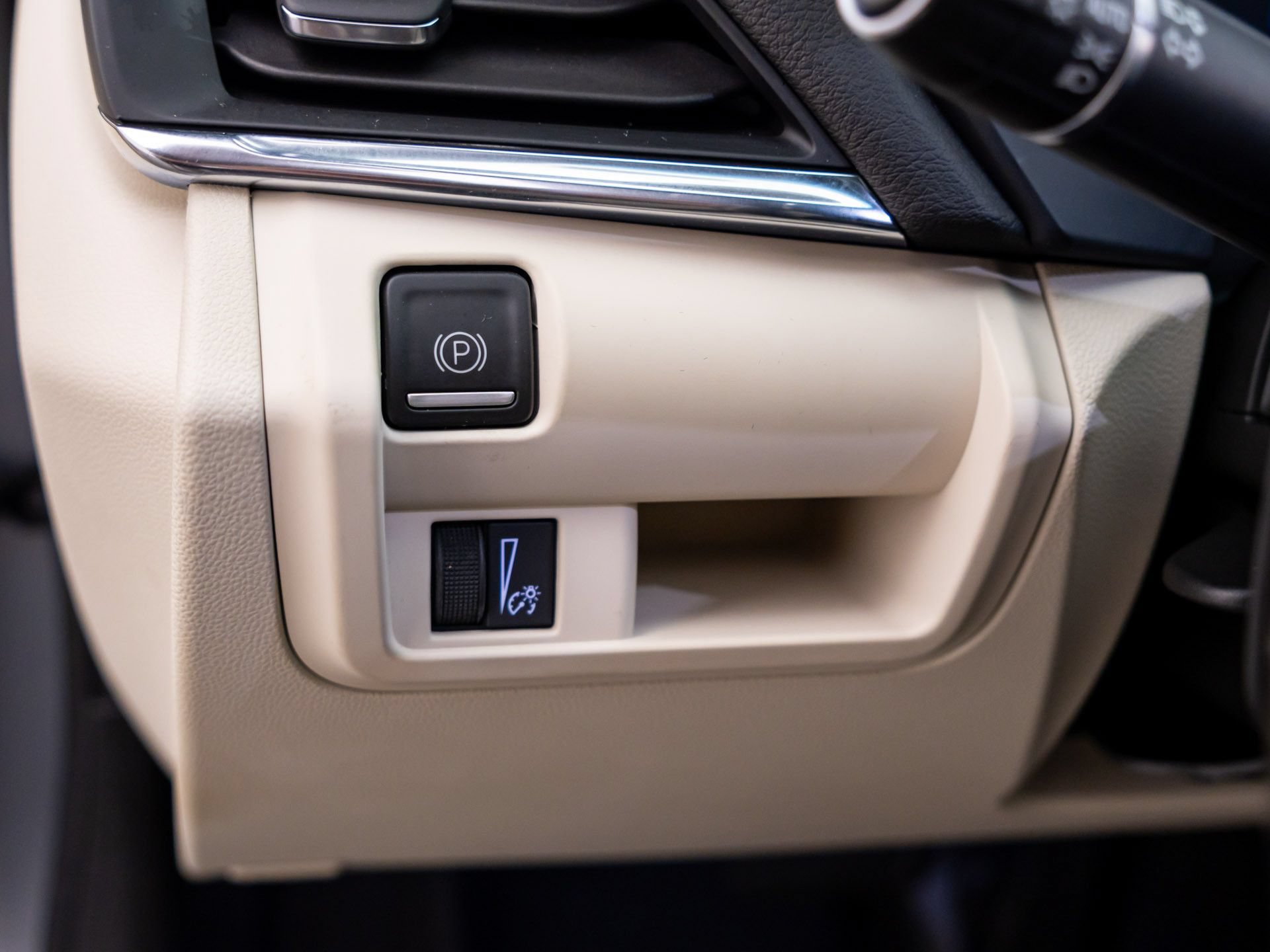 Certified 2022 Cadillac CT4 Premium Luxury AWD/4WD image 22