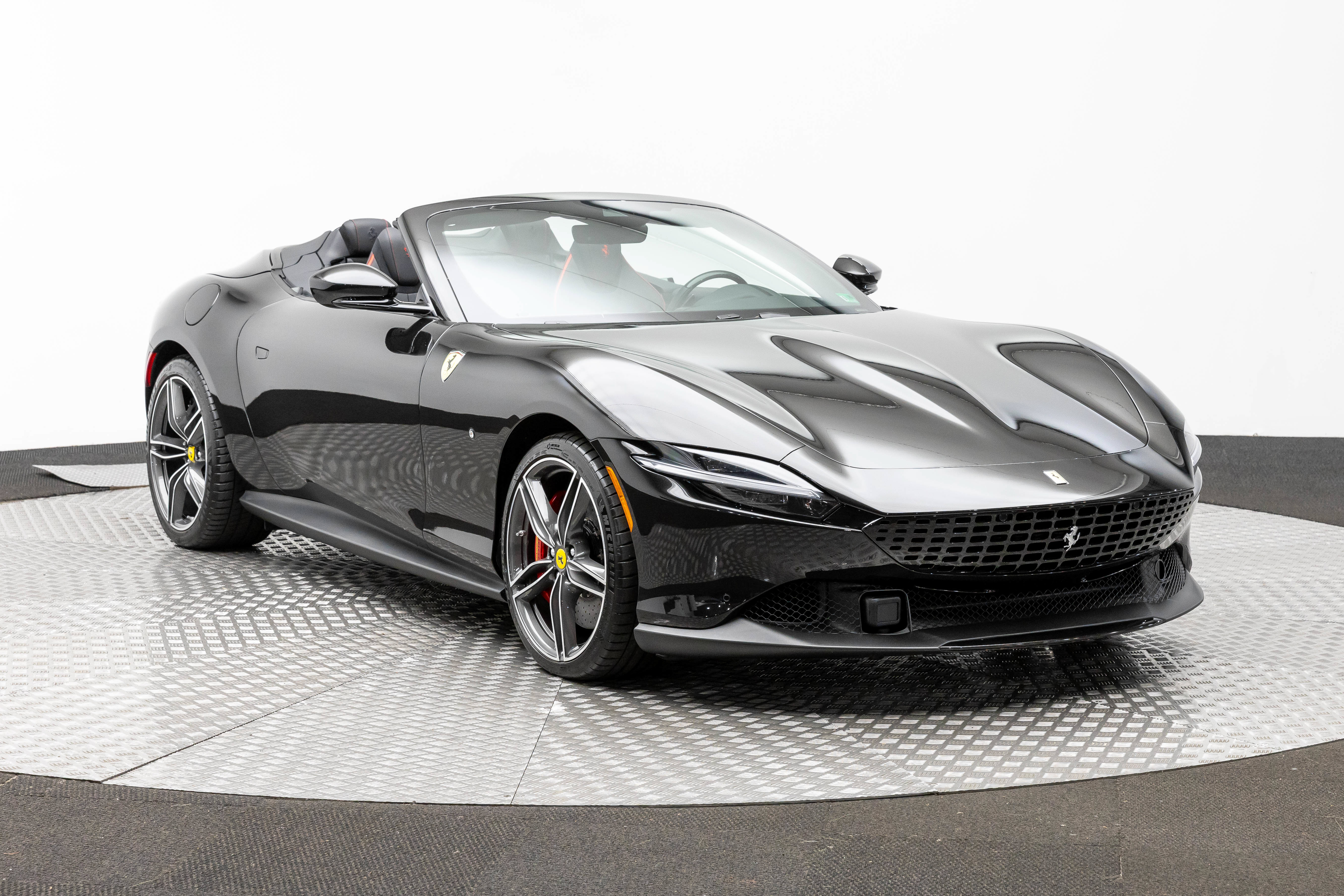 Used 2025 Ferrari Roma Spider RWD image 11