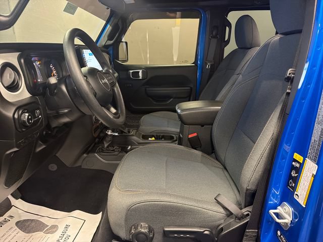Used 2025 Jeep Gladiator Sport AWD/4WD image 9