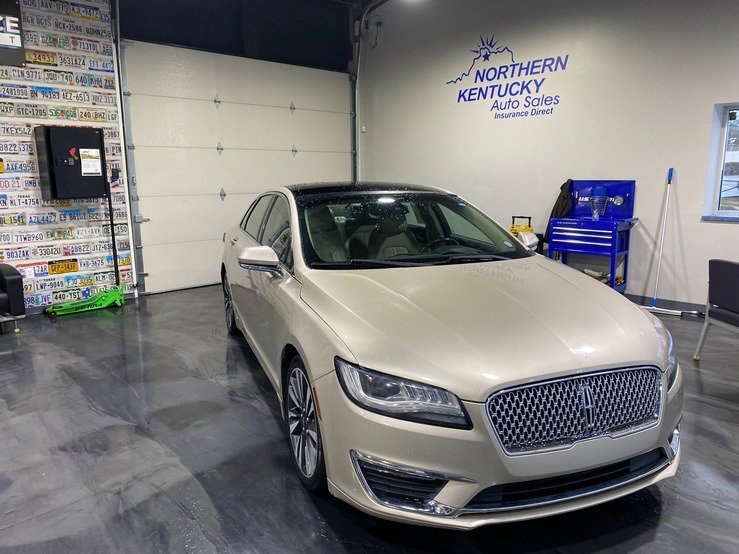Used 2017 Lincoln MKZ Reserve w/ Climate Package FWD image 1