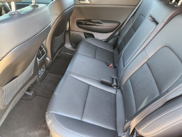 Certified 2022 Kia Sportage EX FWD image 31