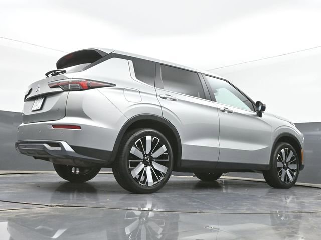 Used 2025 Mitsubishi Outlander SE AWD/4WD image 43