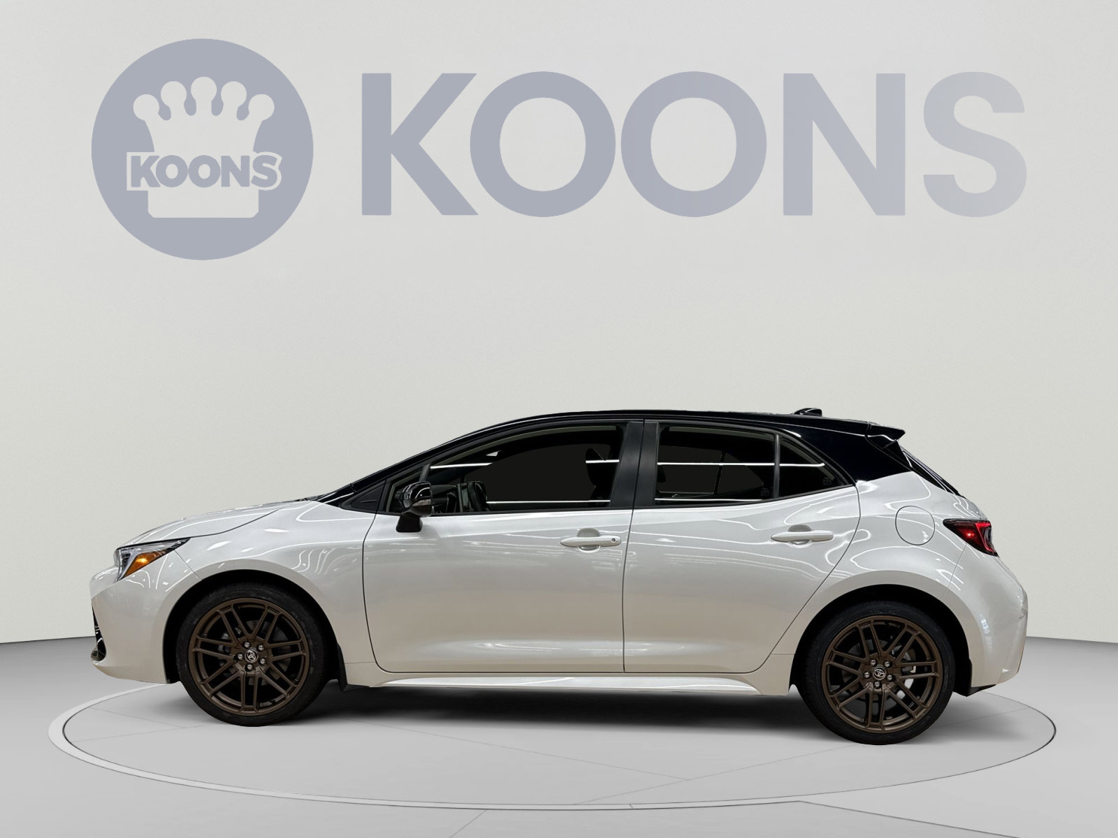 Used 2024 Toyota Corolla SE w/ SE Package FWD image 7