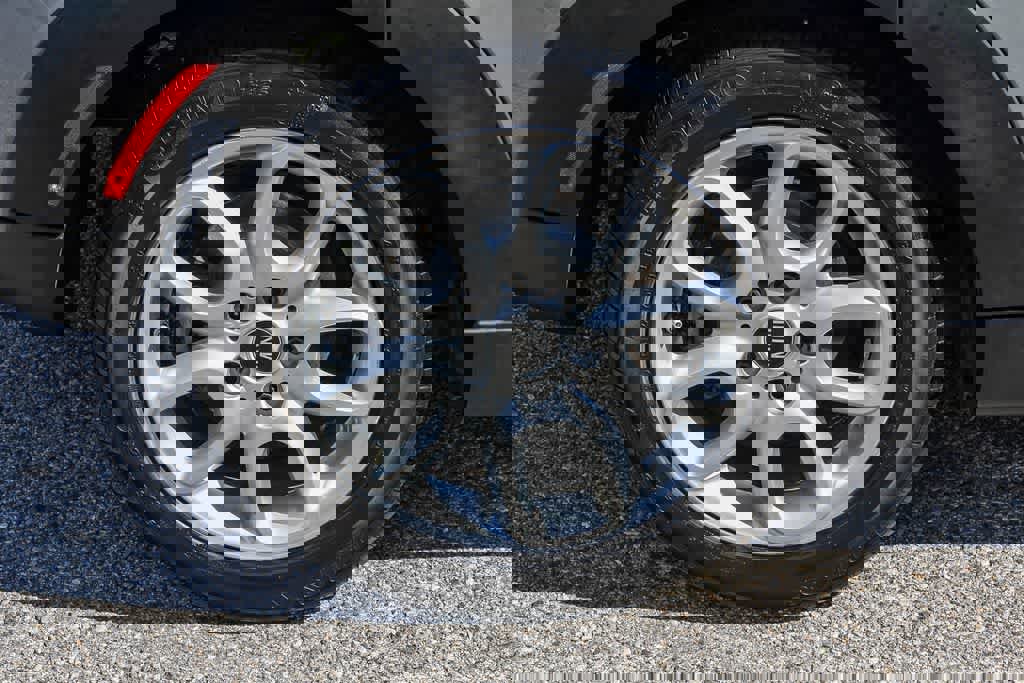 Used 2019 MINI Cooper 4-Door Hardtop w/ Premium Package image 10